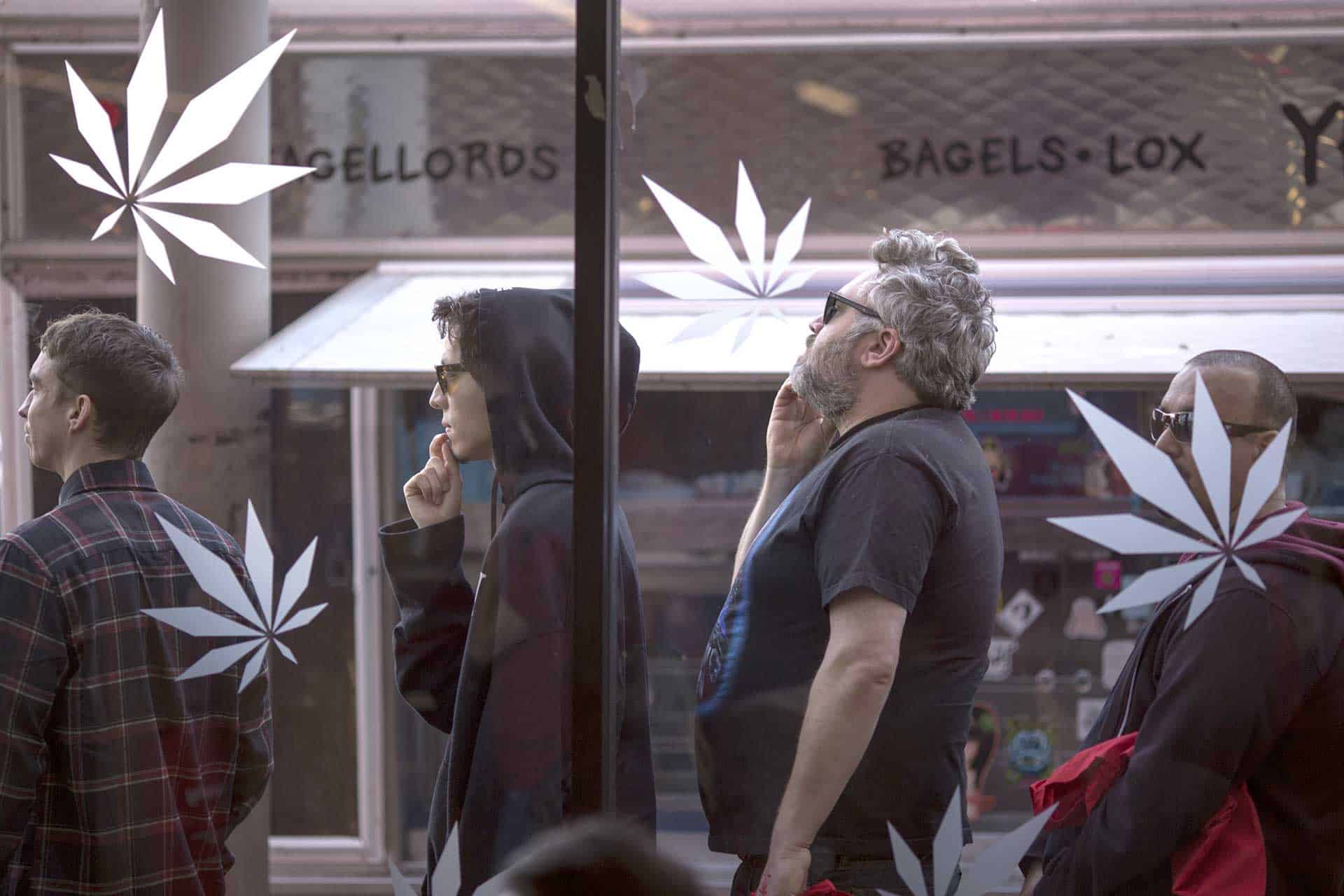 <p>People stand in line to get into MedMen, one of the first two Los Angeles area pot shops that began selling marijuana for recreational use under the new California marijuana law, on January 2, 2018 in West Hollywood, California. (Photo by David McNew/Getty Images)</p>

